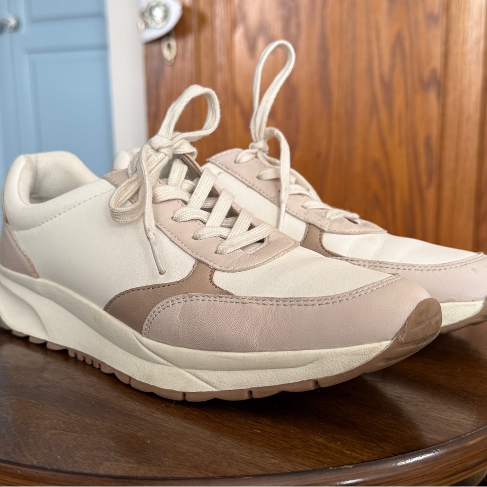Naturalizer Women's Shay Leather Sneakers in warm white